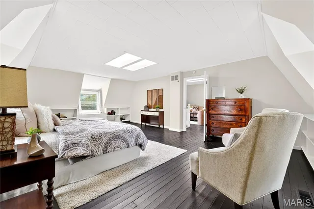 $899,000 | 4624 Pershing Place, St. Louis, MO 63108