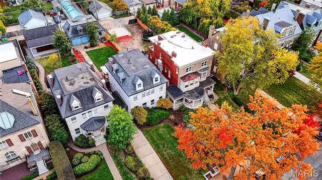 $899,000 | 4624 Pershing Place, St. Louis, MO 63108