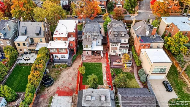 $899,000 | 4624 Pershing Place, St. Louis, MO 63108