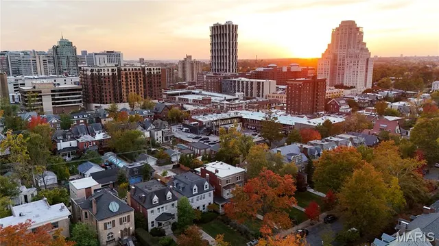 $899,000 | 4624 Pershing Place, St. Louis, MO 63108