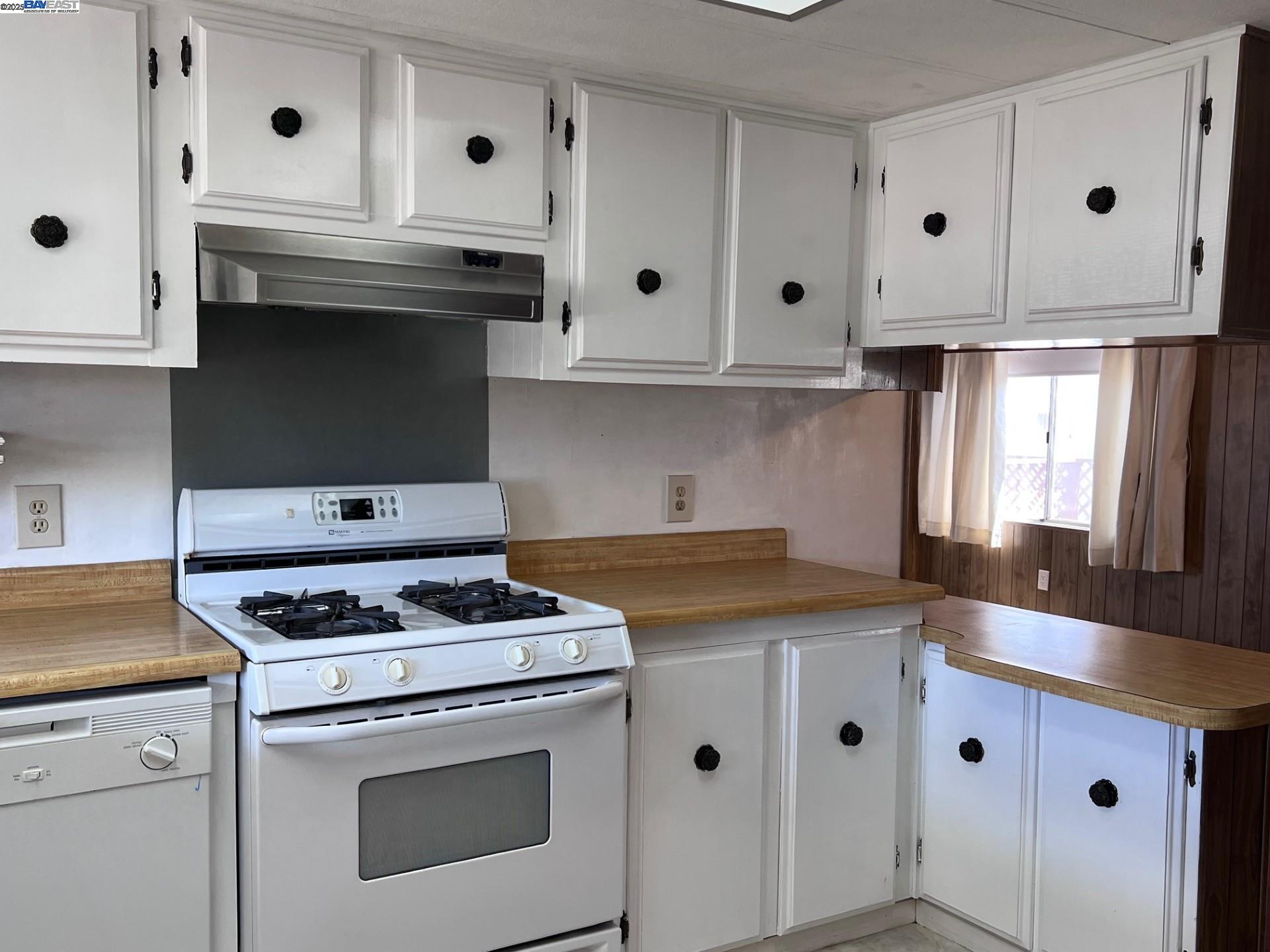 1352 Chelsea Way Hayward, CA 94544 - Photo 11 of 38