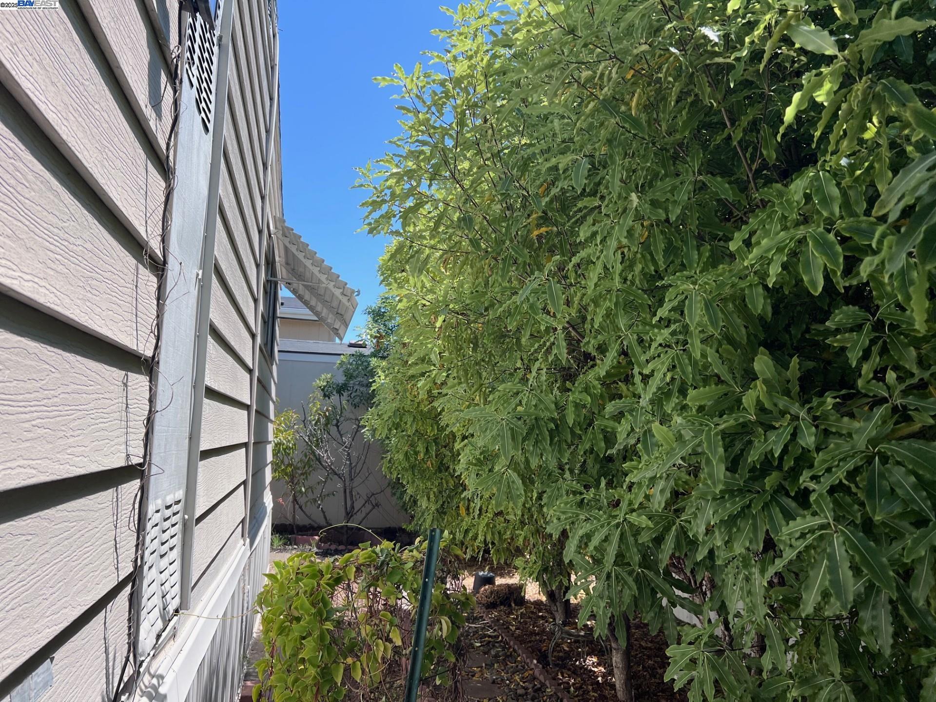 1352 Chelsea Way Hayward, CA 94544 - Photo 35 of 38