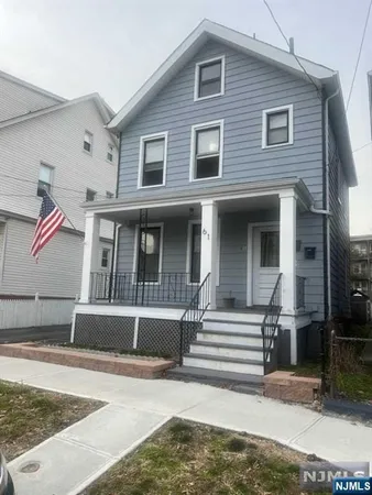 $2,550 | 61 Mission Street, Unit 2, Montclair, NJ 07042