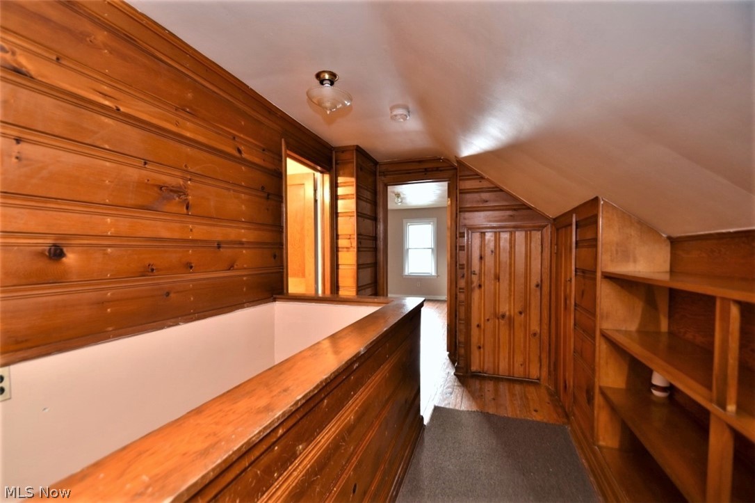 1541 Lander Road Cleveland, OH 44124 - Photo 17 of 31