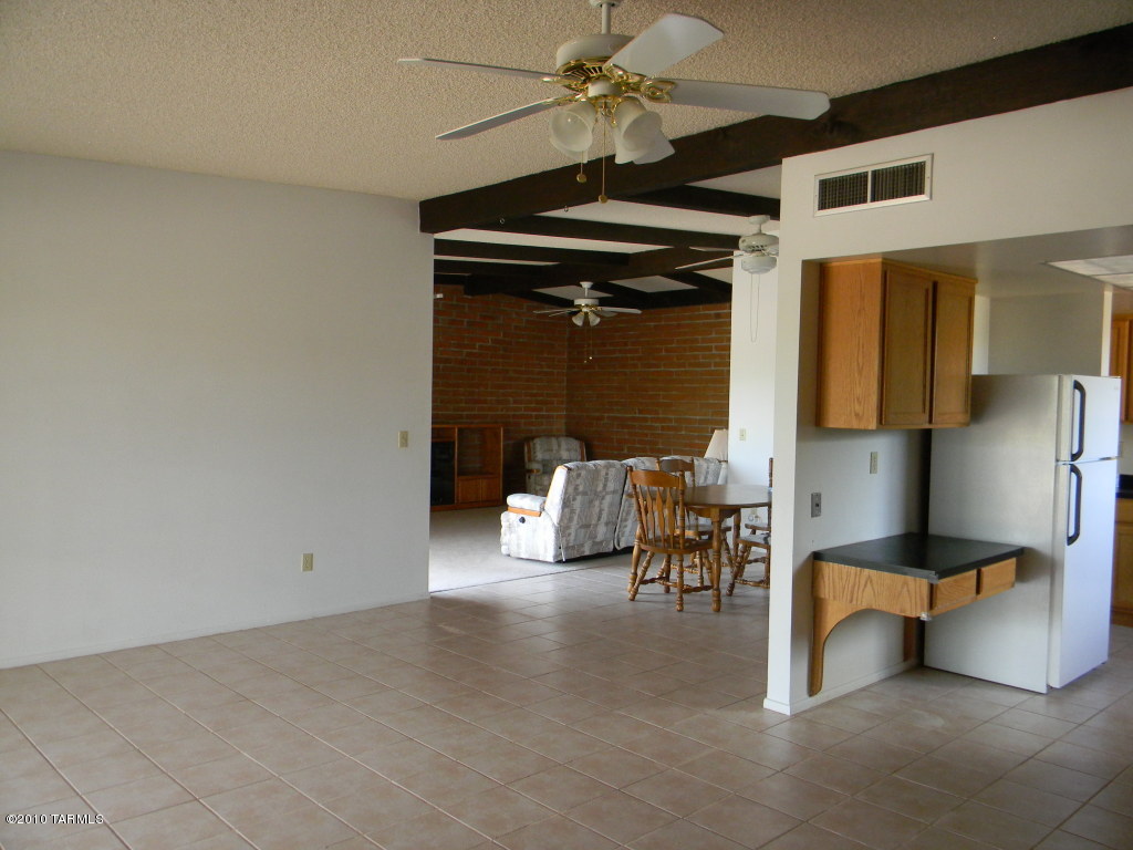 16042 West Ridgemoor Avenue Tucson, AZ 85736 - Photo 11 of 24