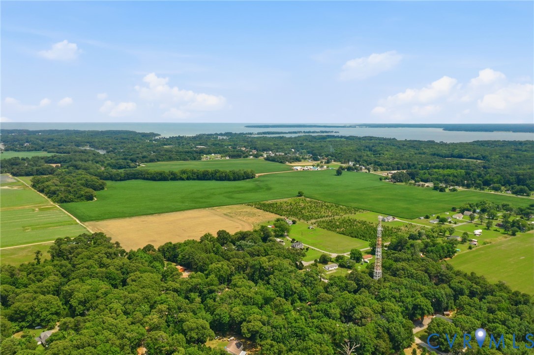 517 Crittenden Road Deltaville, VA 23043 - Photo 10 of 42