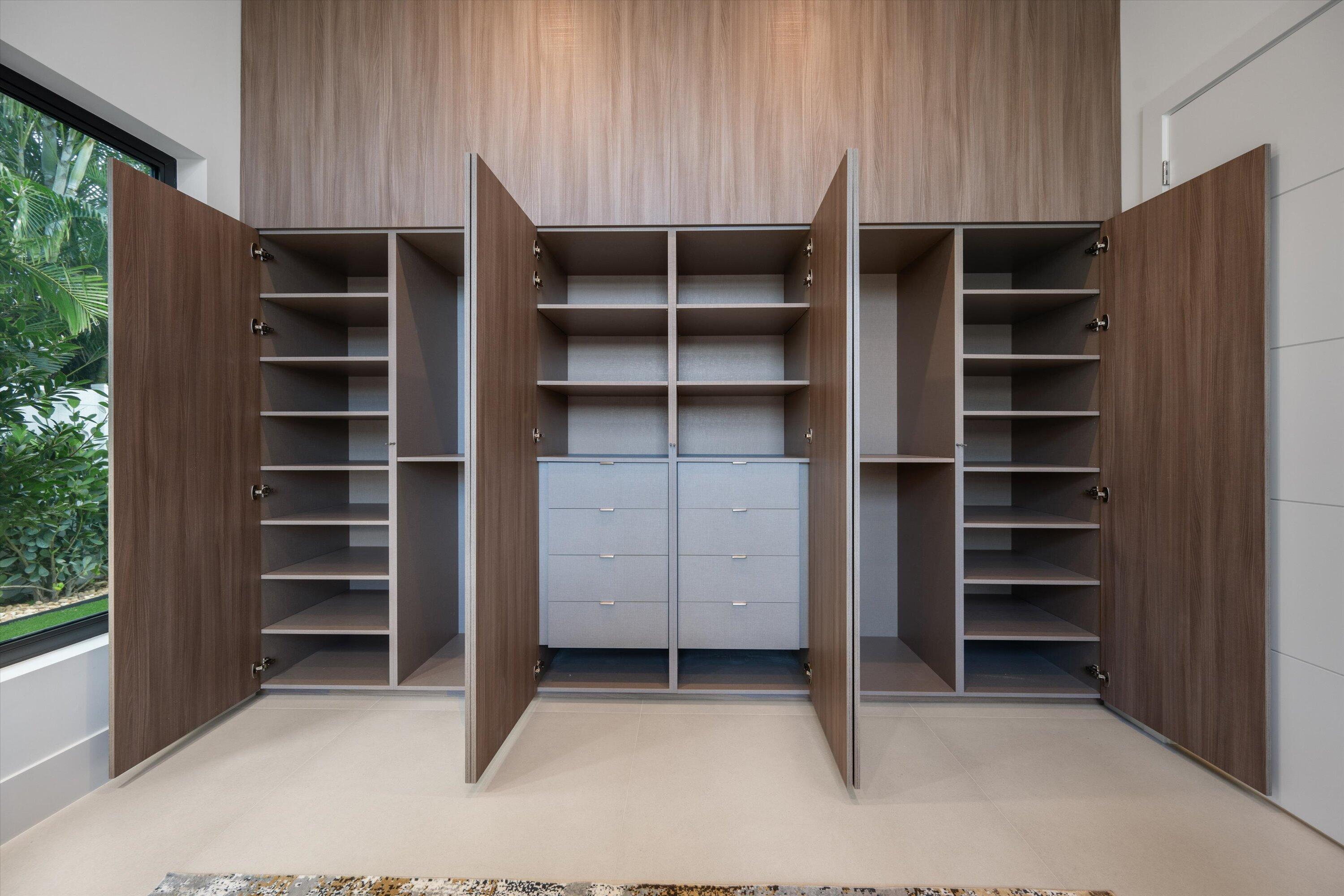 335 Northeast 5th Street Boca Raton, FL 33432 - Photo 14 of 47 Office storage