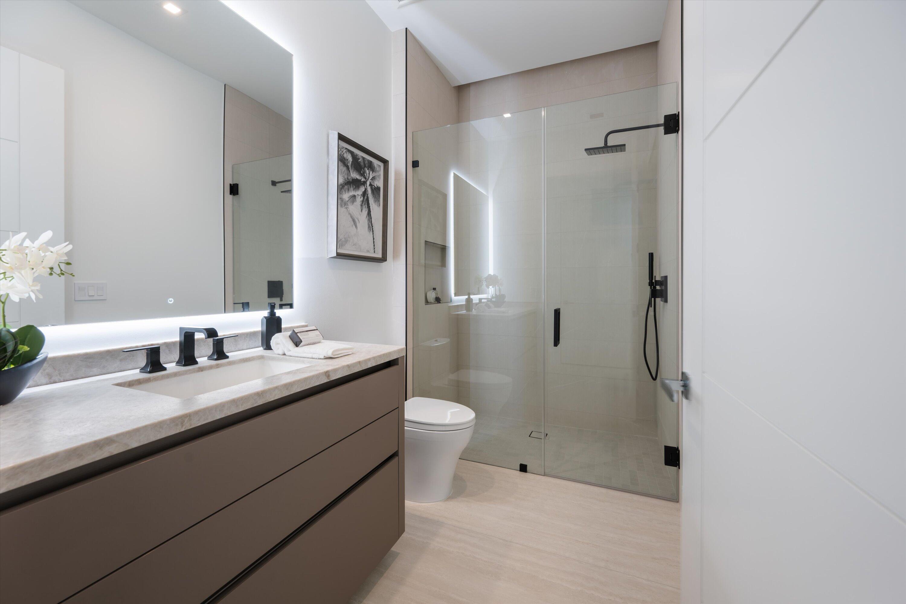 335 Northeast 5th Street Boca Raton, FL 33432 - Photo 15 of 47 Office bathroom