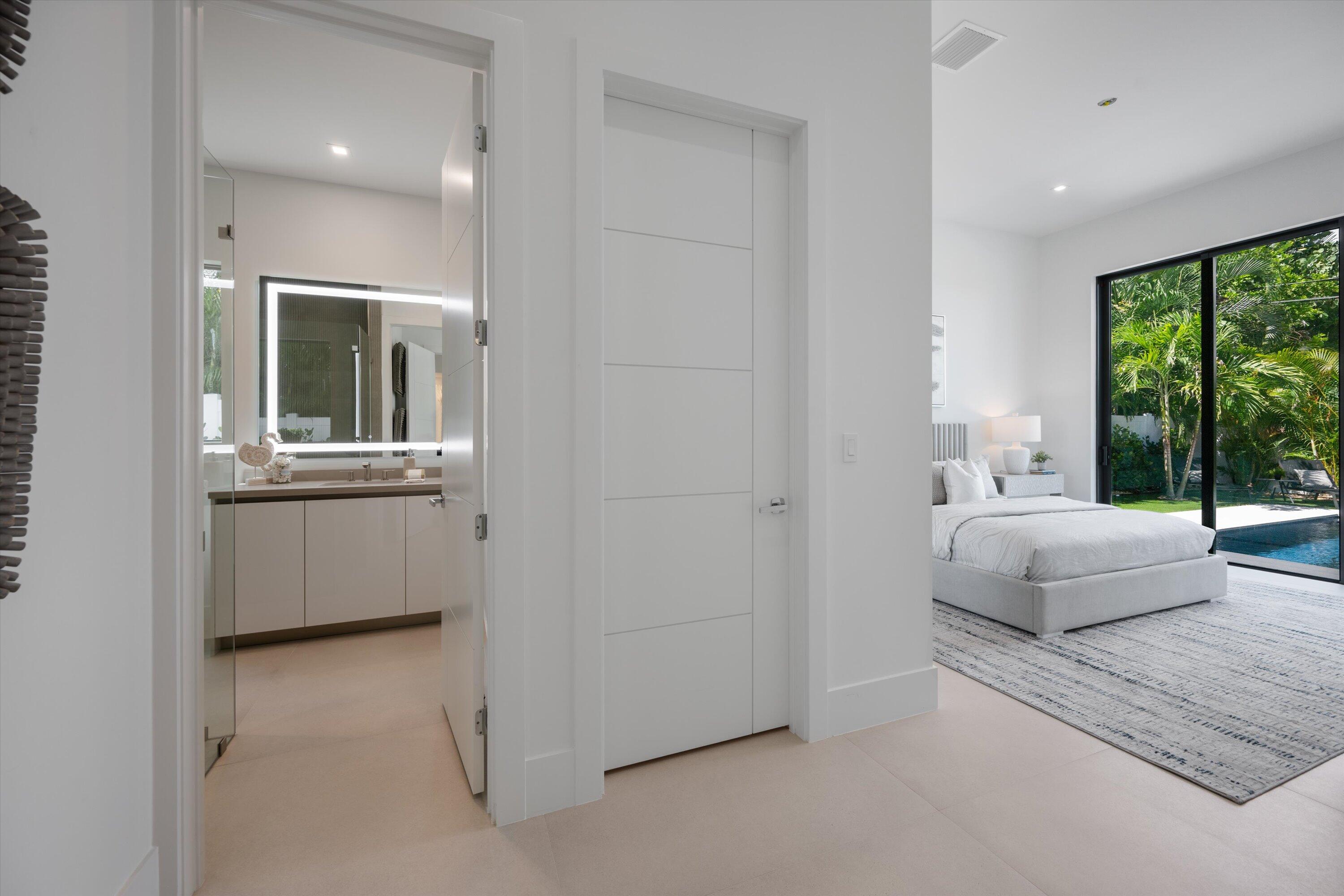 335 Northeast 5th Street Boca Raton, FL 33432 - Photo 18 of 47 49-DSC_9328