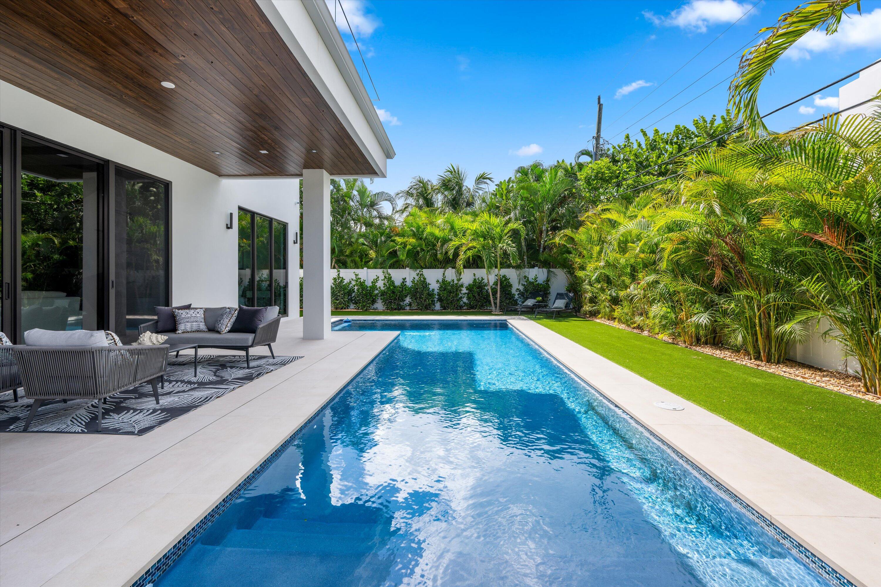 335 Northeast 5th Street Boca Raton, FL 33432 - Photo 44 of 47 Lap pool