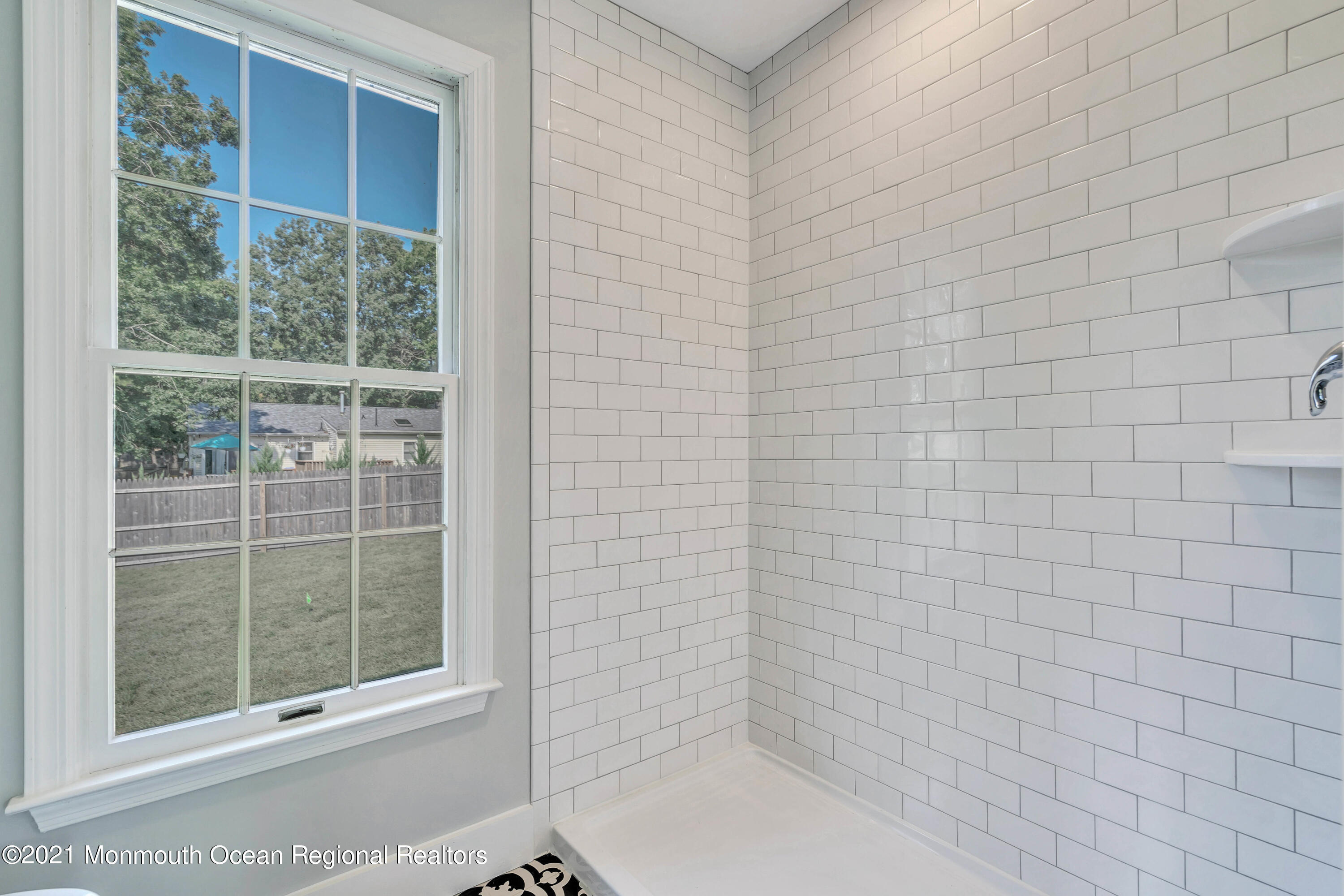 177 Topside Road Manahawkin, NJ 08050 - Photo 24 of 30 a bathroom with a bathtub