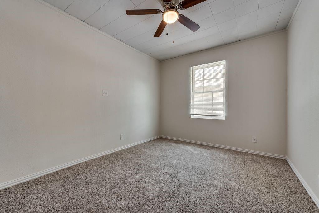 2704 Rosen Avenue Fort Worth, TX 76164 - Photo 11 of 17