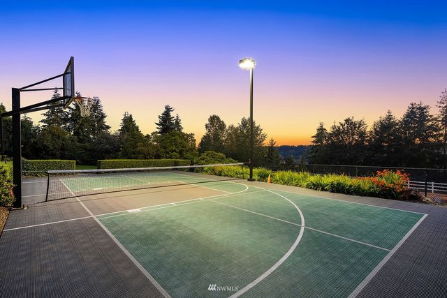 a view of a tennis court