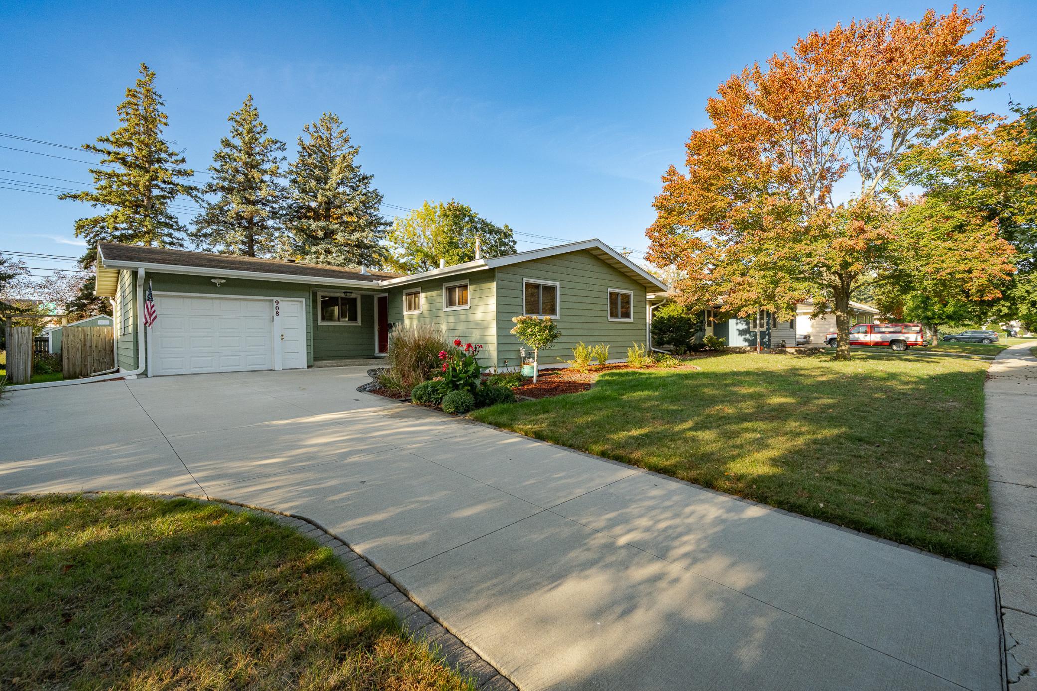 908 11 1/2 Street Southwest Rochester, MN 55902 - Photo 1 of 1 Gallery Image 1