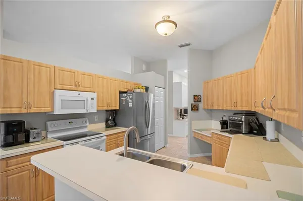 $3,100 | 3381 Mystic River Drive, Naples, FL 34120