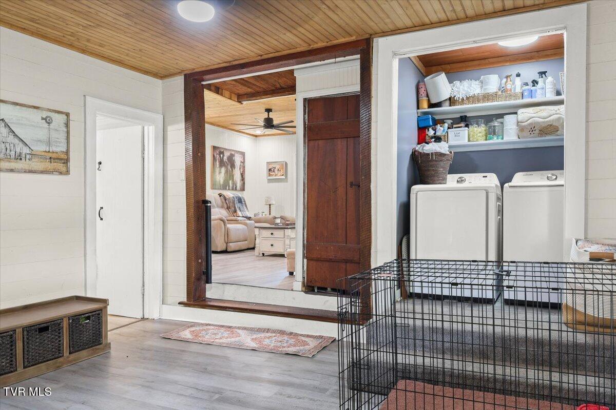 2829-2839 Rock Springs Road Kingsport, TN 37664 - Photo 16 of 53 16-Dining to Laundry and Kitchen