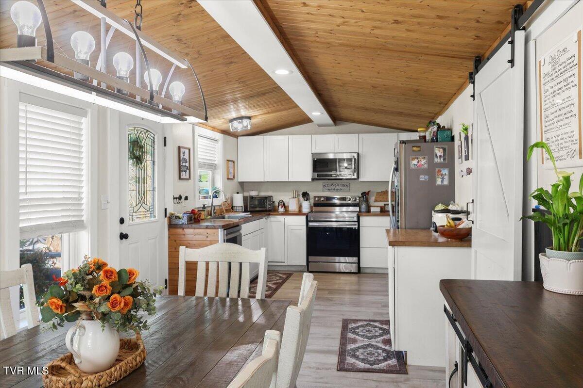 2829-2839 Rock Springs Road Kingsport, TN 37664 - Photo 26 of 53 26-Kitchen
