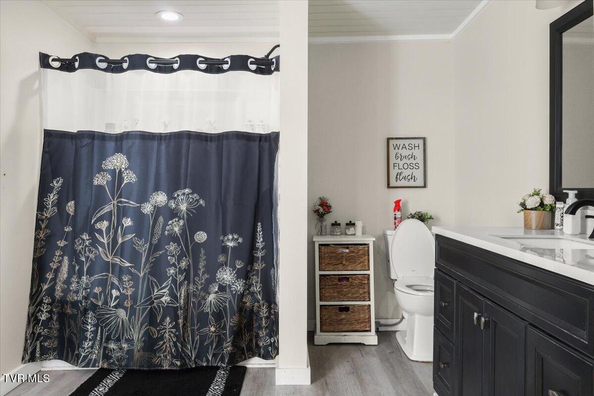 2829-2839 Rock Springs Road Kingsport, TN 37664 - Photo 32 of 53 32-Master Bathroom