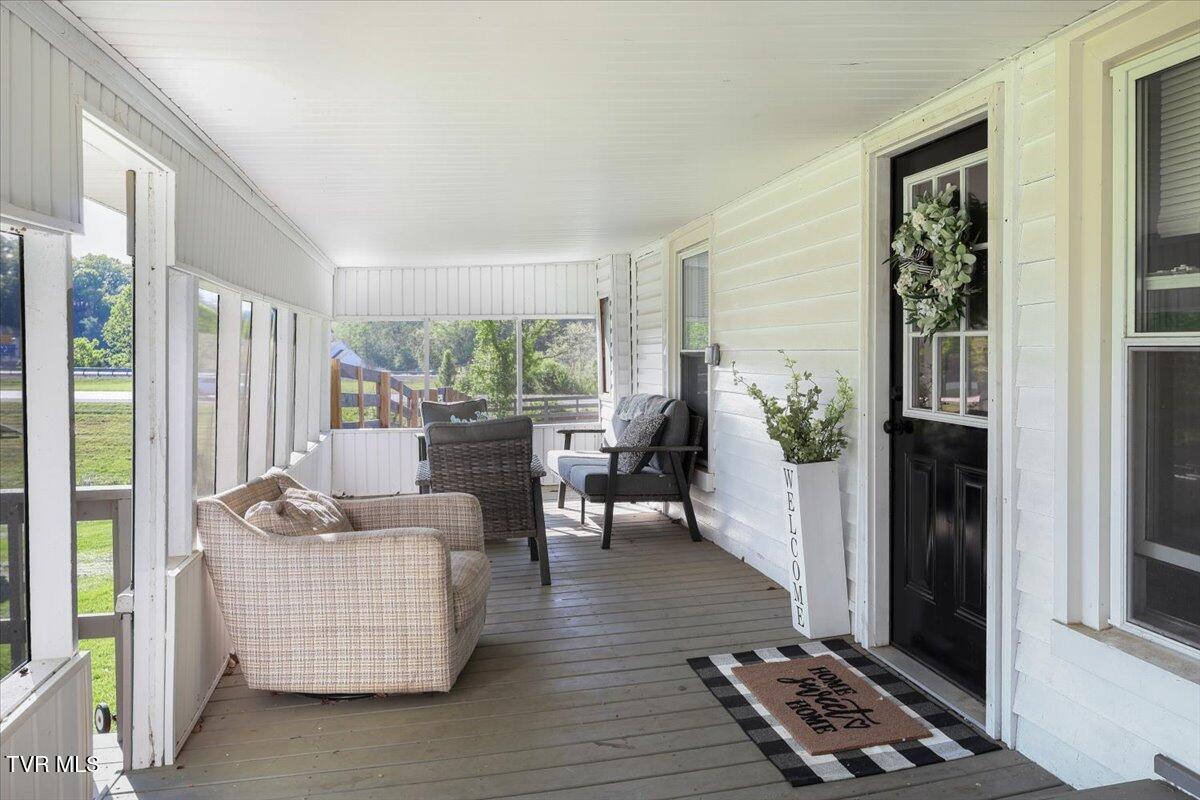 2829-2839 Rock Springs Road Kingsport, TN 37664 - Photo 7 of 53 07-Covered Patio