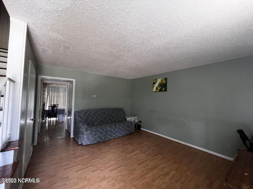 122 Raleigh Street, Unit 4 Teachey, NC 28464 - Photo 2 of 13 20220627185037356268000000-o