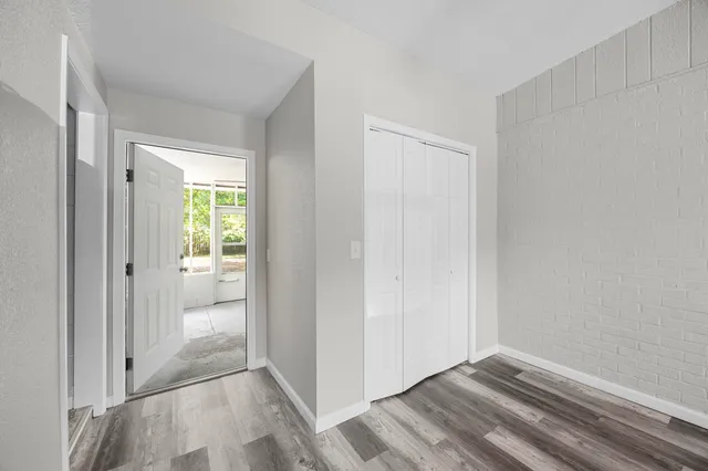 a view of entryway with bathroom