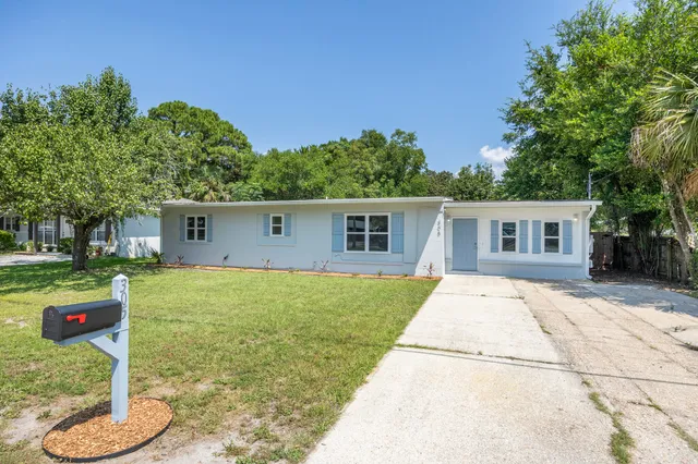 $384,900 | 305 Hollywood Boulevard Northeast, Fort Walton Beach, FL 32548
