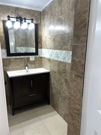 $2,500 | 6018 Plunkett Street, Unit 1, Hollywood, FL 33023