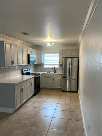 $2,500 | 6018 Plunkett Street, Unit 1, Hollywood, FL 33023