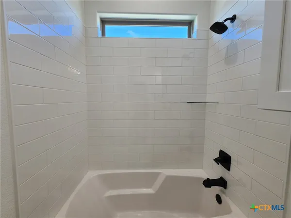 $424,000 | 724 Eagle Crst Cove, Salado, TX 76571