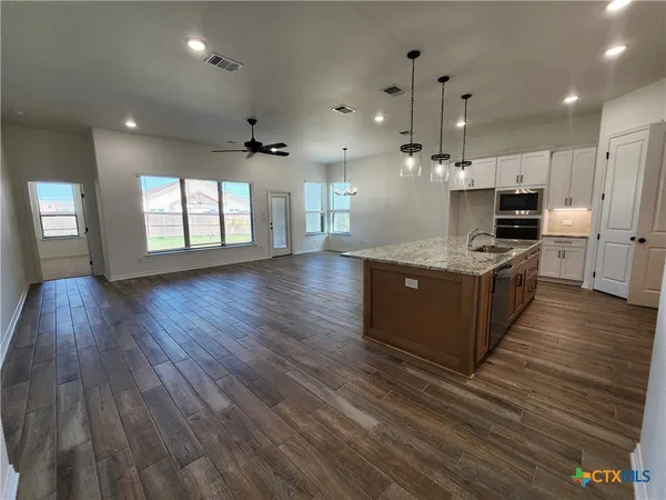 $424,000 | 724 Eagle Crst Cove, Salado, TX 76571