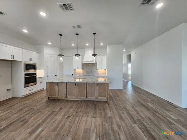 $424,000 | 724 Eagle Crst Cove, Salado, TX 76571