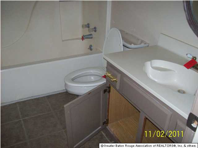 13445 Parwood Avenue Baton Rouge, LA 70816 - Photo 7 of 8 Gallery Image 7