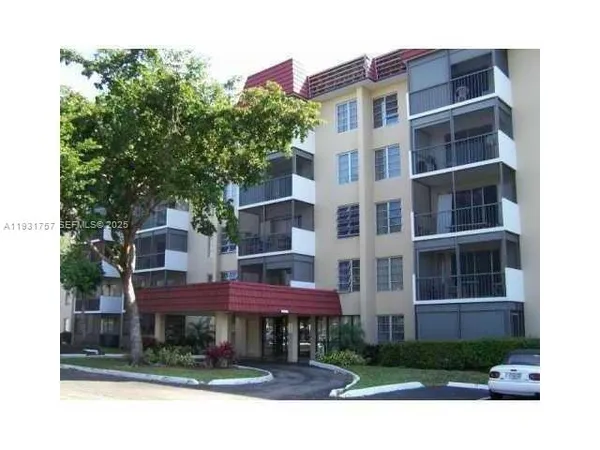 $2,200 | 4158 Inverrary Drive, Unit 409, Lauderhill, FL 33319