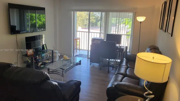 $2,200 | 4158 Inverrary Drive, Unit 409, Lauderhill, FL 33319