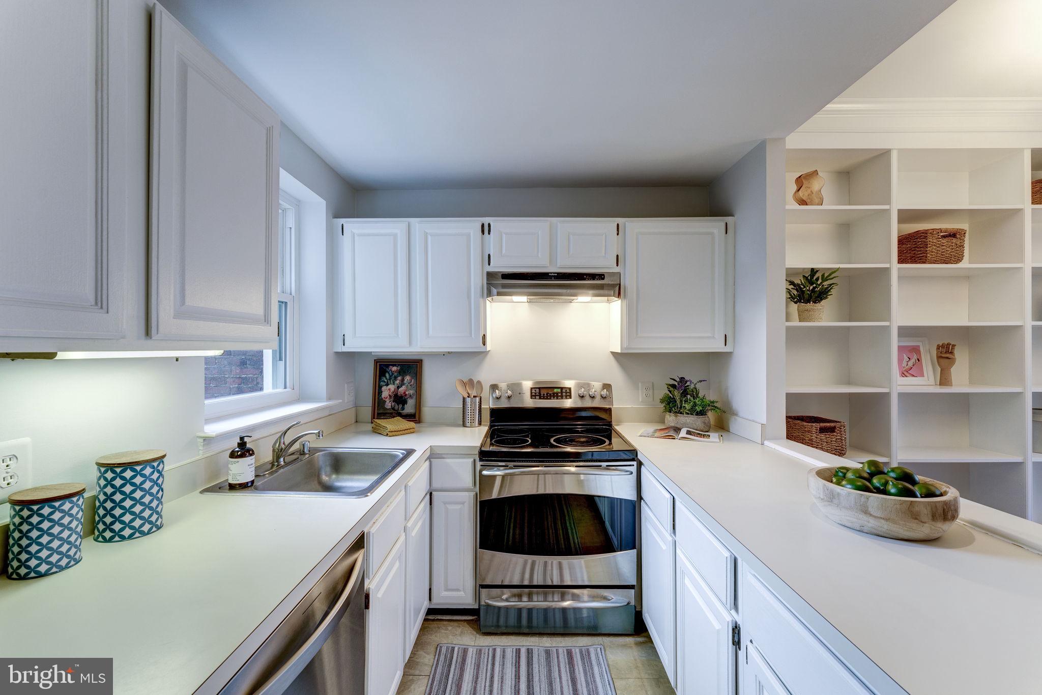 1320 R Street Northwest, Unit 8 Washington, DC 20009 - Photo 12 of 24 Kitchen