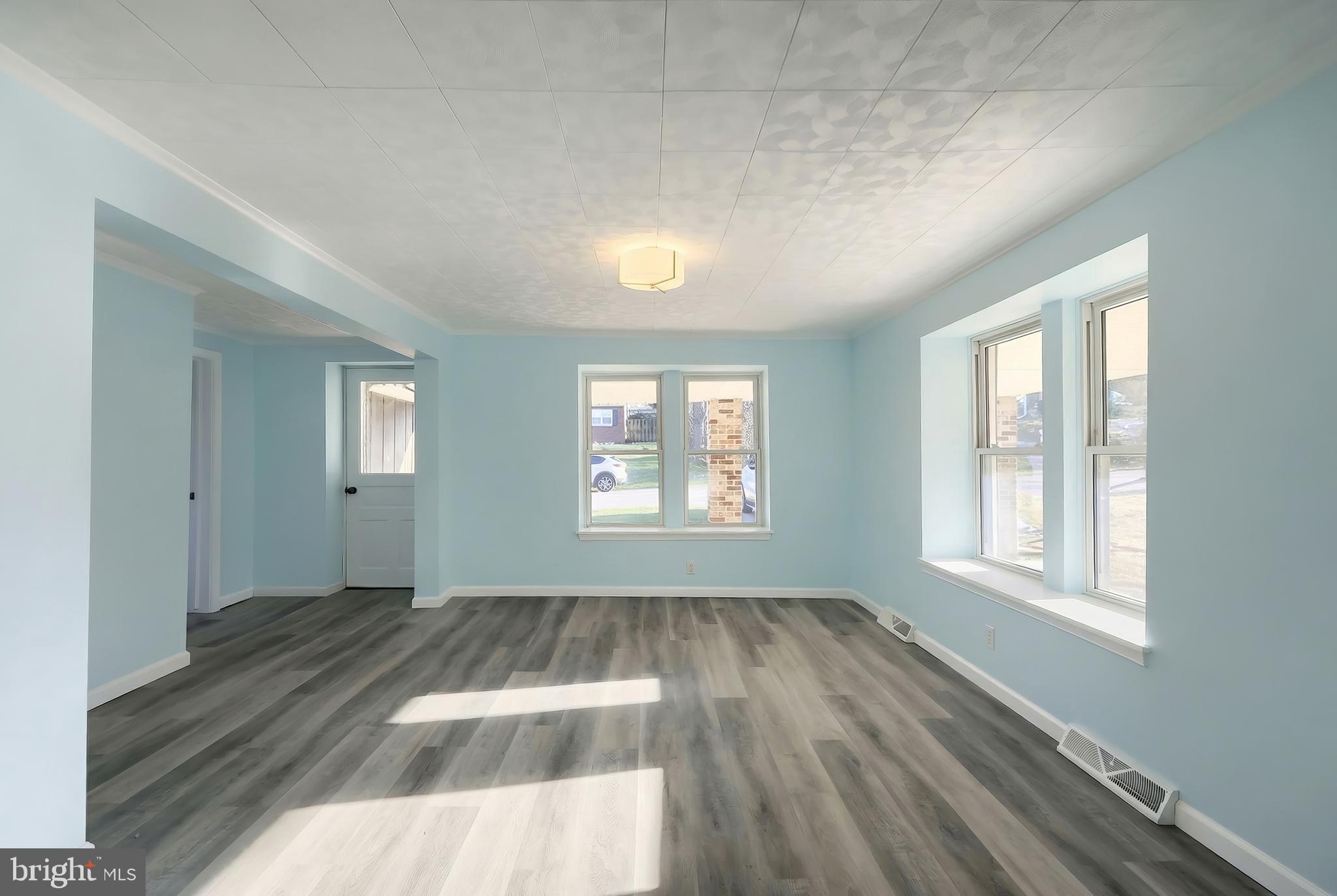 9446 East Springfield Road Seven Valleys, PA 17360 - Photo 10 of 53 Formal living room