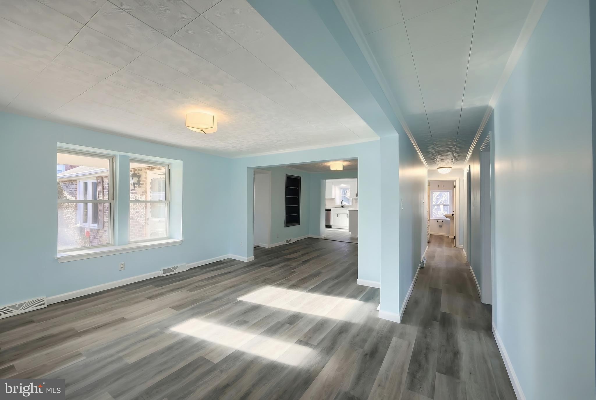 9446 East Springfield Road Seven Valleys, PA 17360 - Photo 8 of 53 Entrance hall