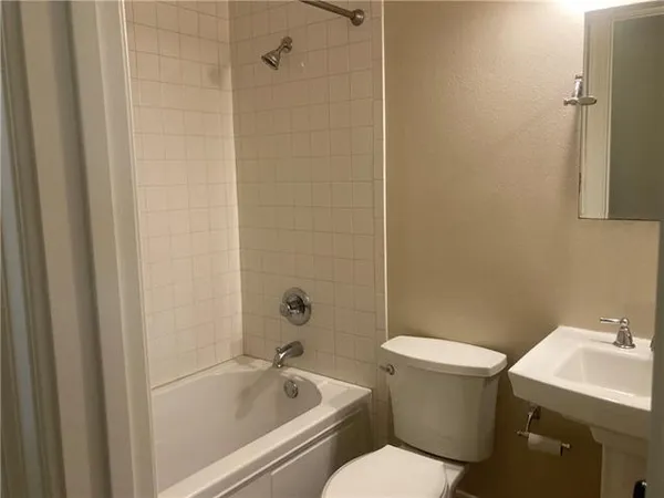 $1,900 | 513 East 3rd Avenue, Covington, LA 70433