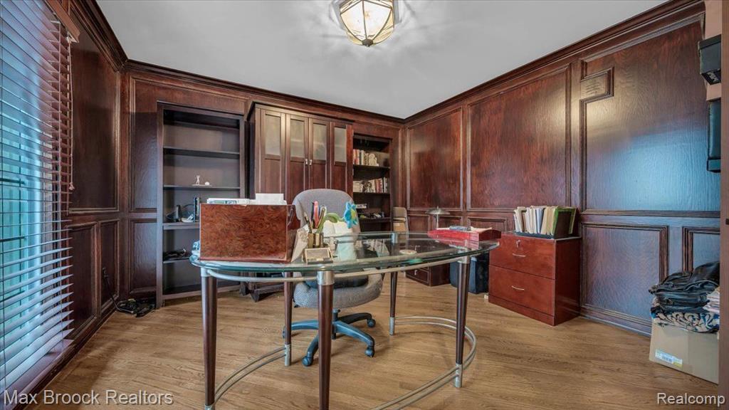404 Shellbourne Drive Rochester Hills, MI 48309 - Photo 6 of 52