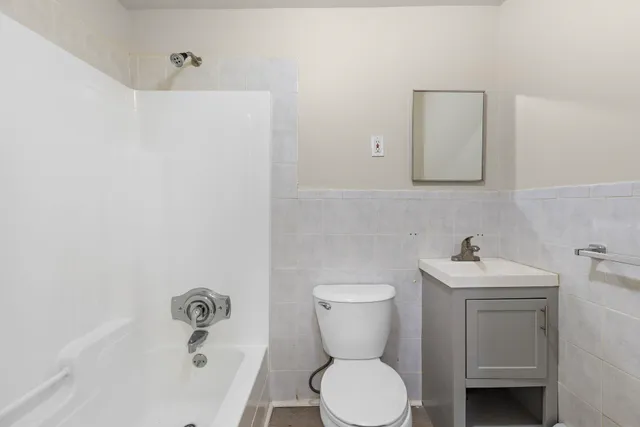 $2,250 | 201 16th Street, Unit 3, Union City, NJ 07087