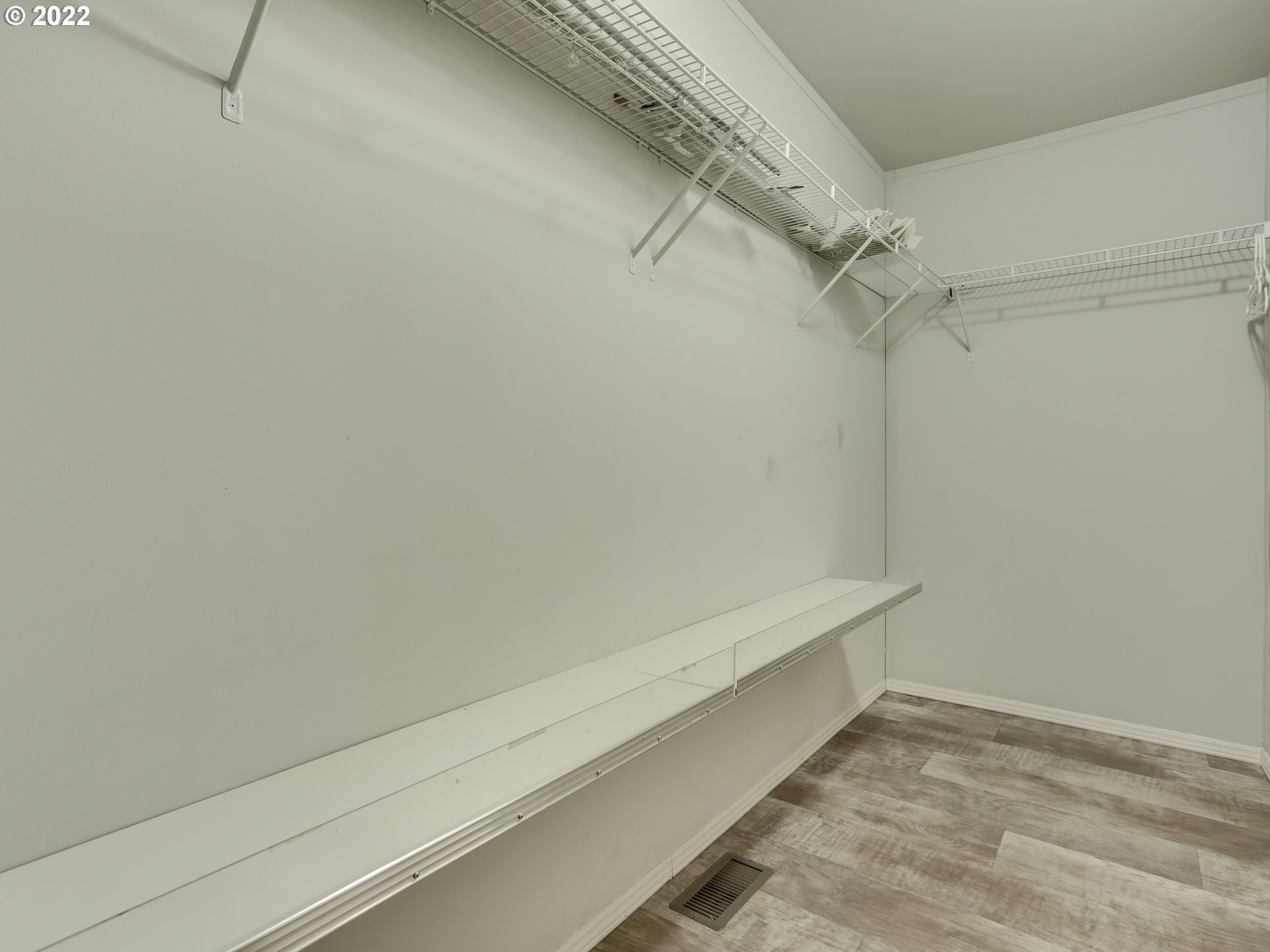48 Southwest Ruckel Street Cascade Locks, OR 97014 - Photo 18 of 27 a view of a small space