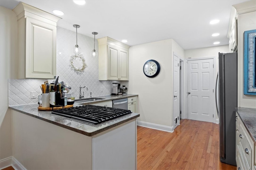 606 Hard Road Webster, NY 14580 - Photo 11 of 45