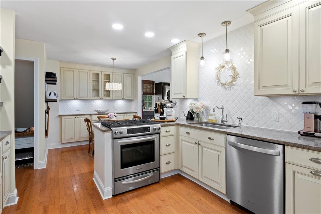 606 Hard Road Webster, NY 14580 - Photo 12 of 45