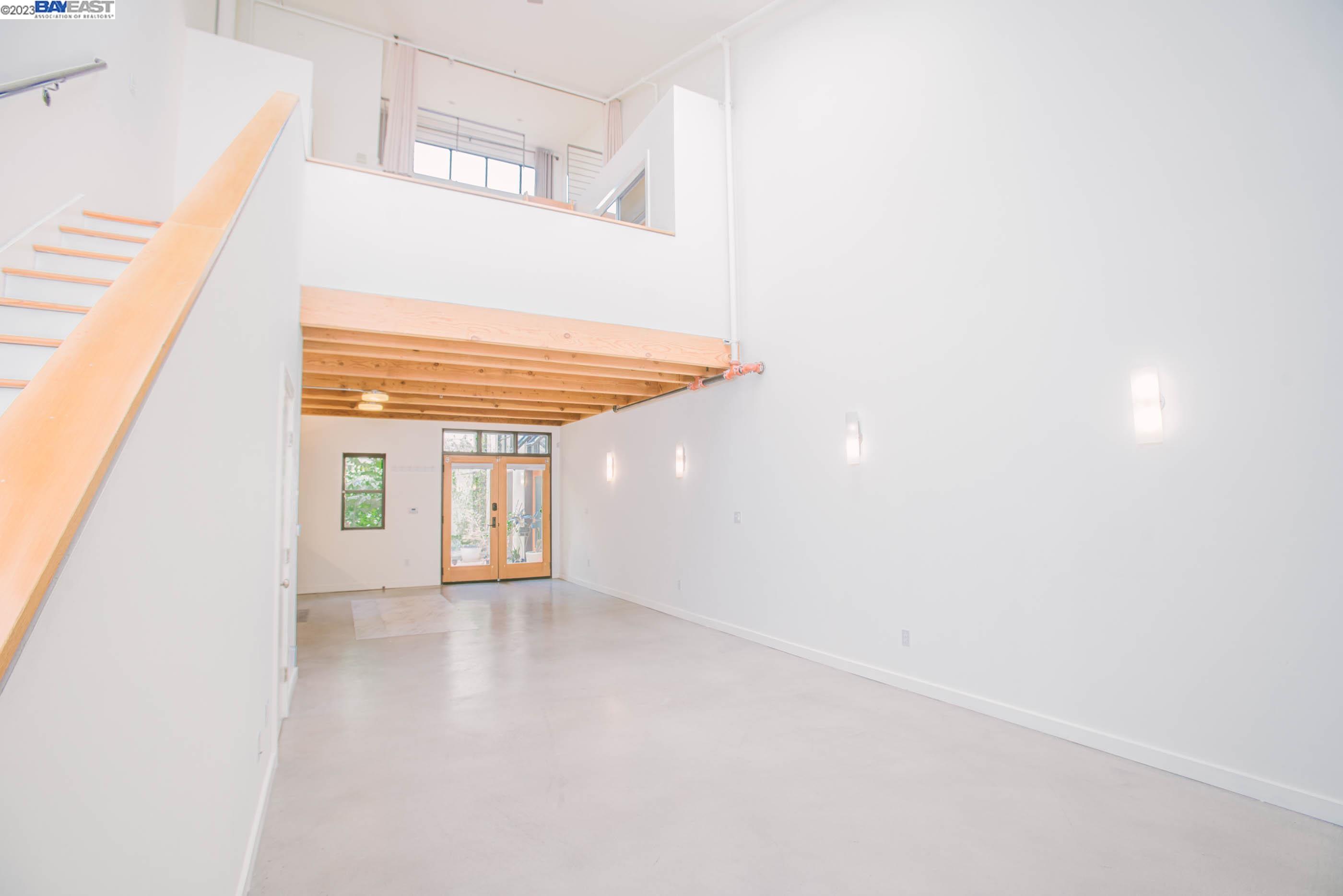 1695 15th Street, Unit 15 Oakland, CA 94607 - Photo 8 of 22 a view of an empty room