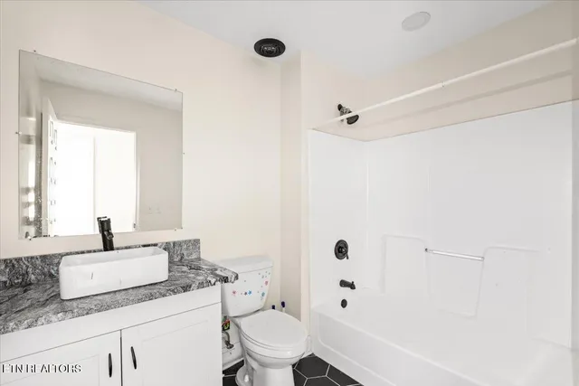 $265,000 | 8075 Highway 63, Speedwell, TN 37870