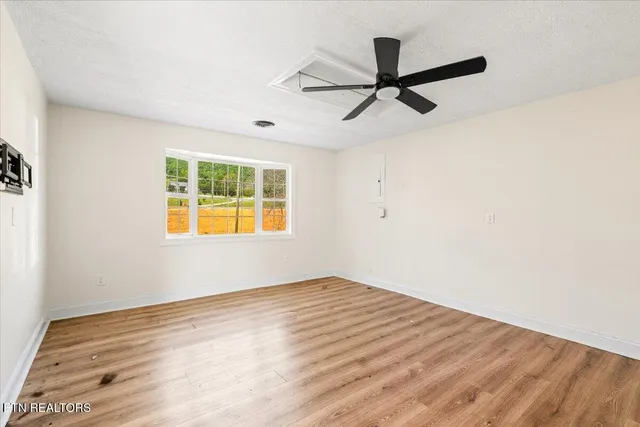 $265,000 | 8075 Highway 63, Speedwell, TN 37870