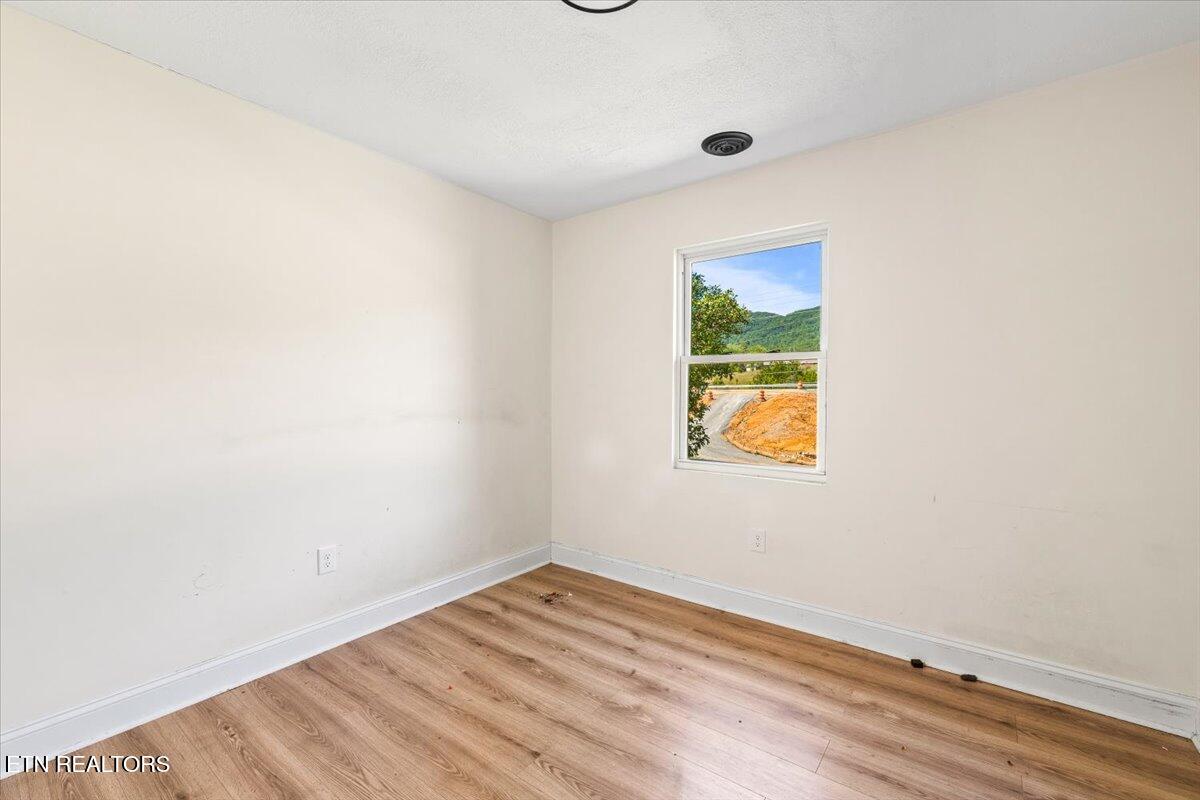 8075 Highway 63 Speedwell, TN 37870 - Photo 22 of 36 21-TN-63