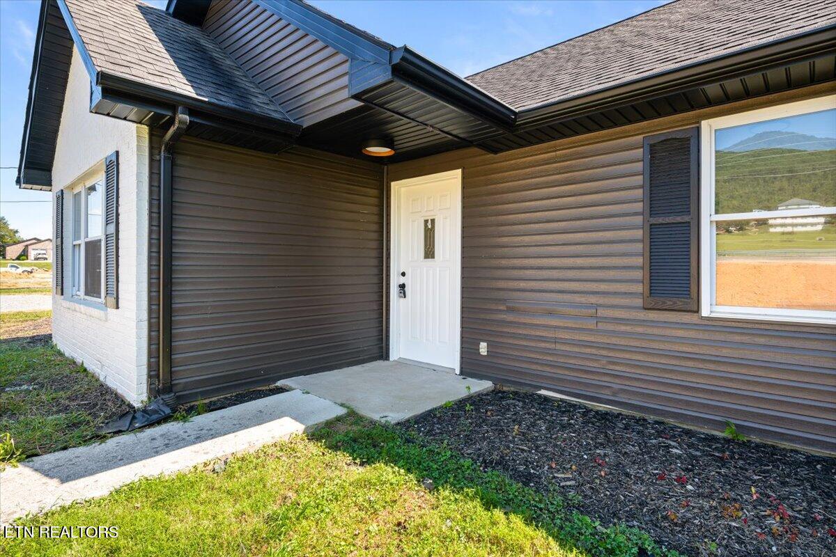 8075 Highway 63 Speedwell, TN 37870 - Photo 4 of 36 04-TN-63