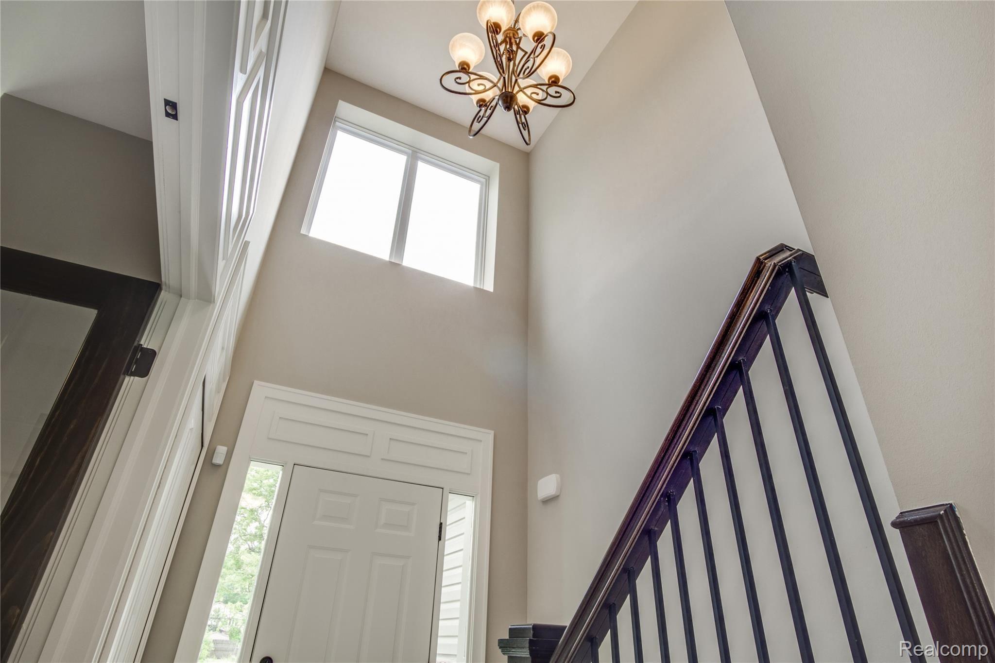 2914 Walsh Drive Rochester, MI 48309 - Photo 33 of 36 Interiors (34 of 37).jpg