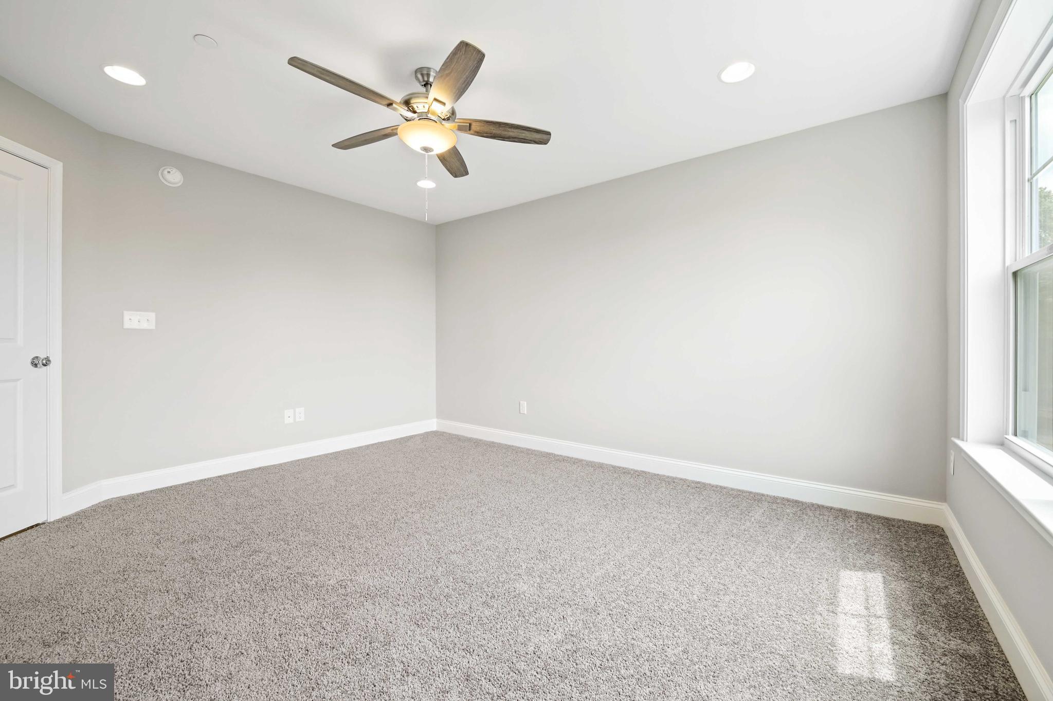 8518 Jenkins Road Pasadena, MD 21122 - Photo 17 of 38